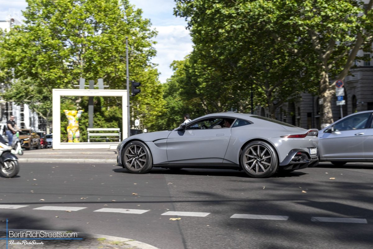 Aston Martin V8 Vantage (2018) spotted in Berlin — BerlinRichStreets